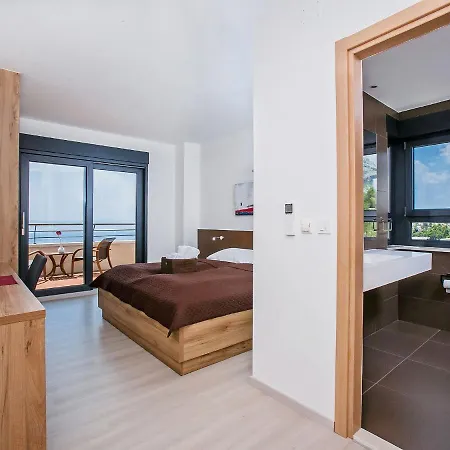Olea Veliko Brdo (Makarska)